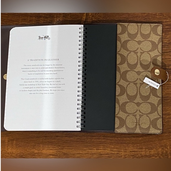 COACH notebook with Elegant Canvas and Leather Cover - Picture 3 of 12